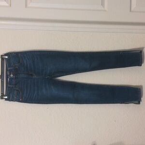 Old Navy Women's Extra High Rise Super Skinny Stretch Blue Jeans. Size 0